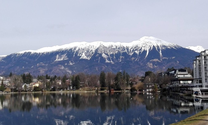 Radovljica Apartment | Pr'Jernejc agrotourism, 5km from Bled.