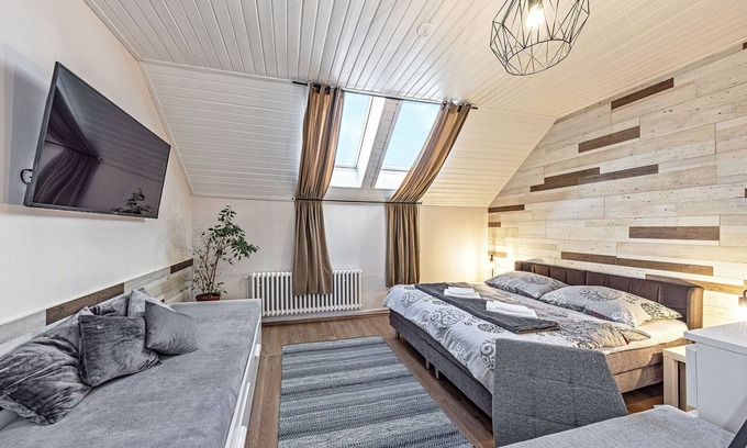 Stresovice House | Prague Petite Price Penzion, Apartment 3, sleeps 3