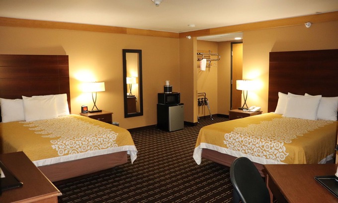 Holmen Hotel | Prairie Inn and Suites Holmen/La Cross