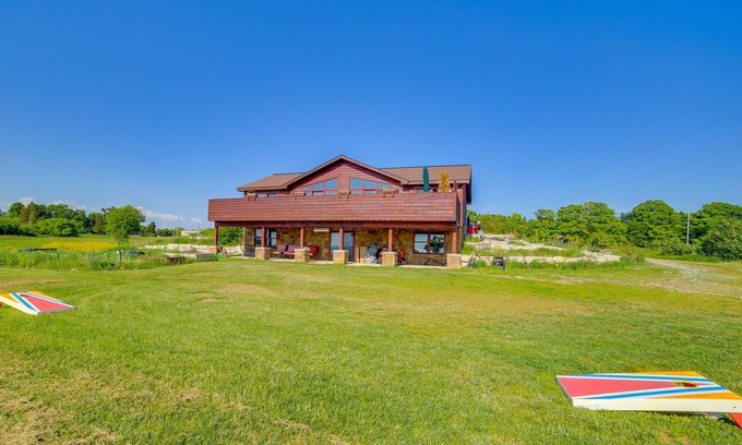 Garden House | Prairie-Style Home on Garden Bay w/Deck + Hot Tub