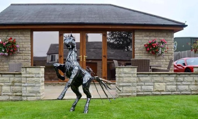 Sabden House | Prancing Horse Cottage