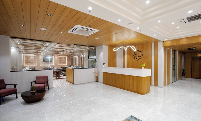 Nadiad Hotel | Prarambh By Siara