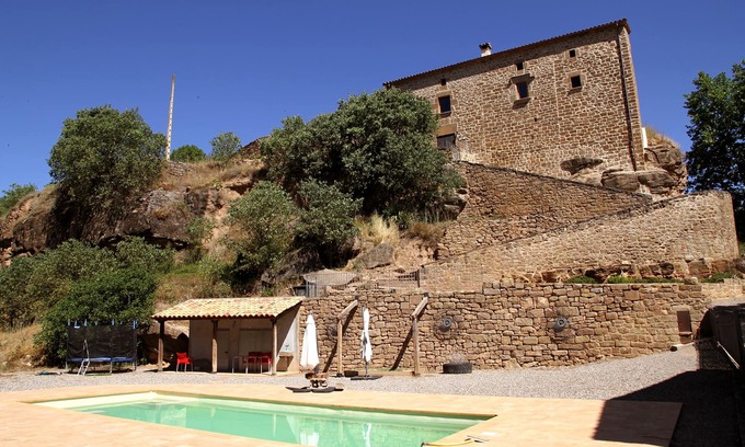 Olius Villa | Preciosa Villa con Piscina & Rio, a 10 min de la Ciudad