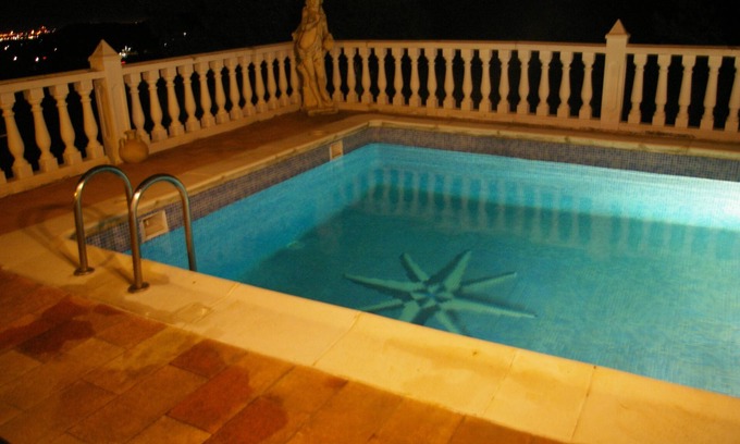 Gilet Ski Chalet | Precioso Chalet con Piscina y Vista Impresionante