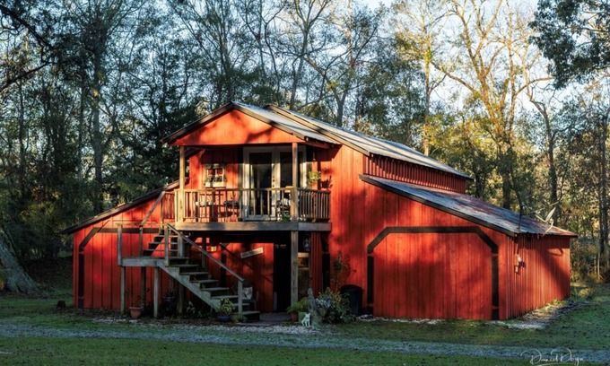 Breaux Bridge House | Precious Past Rental (1st Floor) on Private Pond at Country Charm B&B