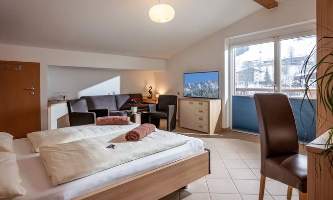 Scheffau am Wilden Kaiser Cottage | Premium-studioappartement Balkon, Küche, Couch - Haus Romeo - Alpine Gay Resort