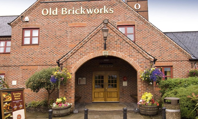 Gildersome Hotel | Premier Inn Leeds South - Birstall