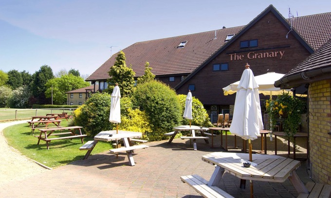 Peterborough Hotel | Premier Inn Peterborough - Ferry Meadows