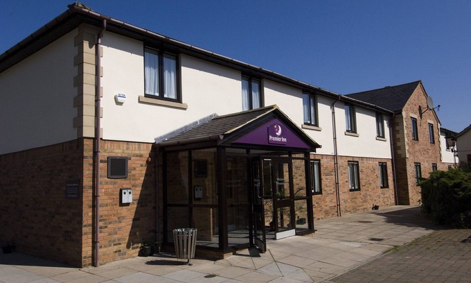 Chackmore Hotel | Premier Inn Silverstone