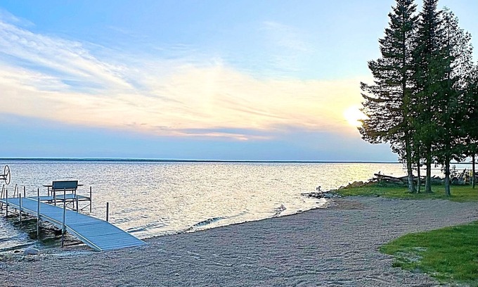 Onaway House | Premier Lakeshore Retreat