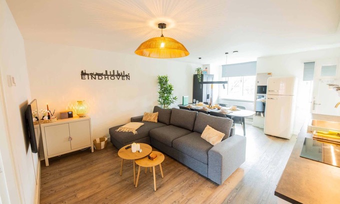 Stratum Apartment | Premium 70m2 Two-Bedroom Apartment - SD23H