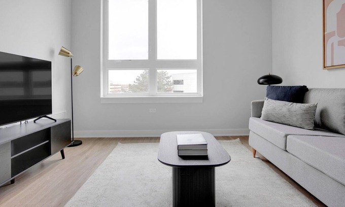 Arlington Heights Apartment | Premium Arlington Heights 1BR w/ Gym & W/D, near Metra, by Blueground