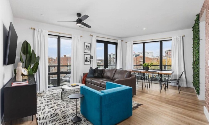 West End Apartment | Premium Condo by Vanderbilt HUGE Wrap Around Patio