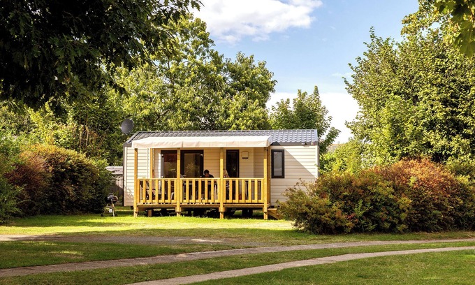Pordic House | Premium mobile home with dishwasher & private spa, 2 bedrooms