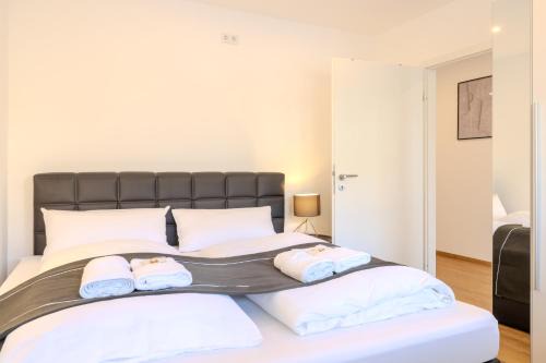 Langscheid Apartment | Premium Zuhause - Seeblick, Balkon, Pool & Seepromonade