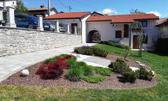 Sezana Apartment | Prenočišča Iris