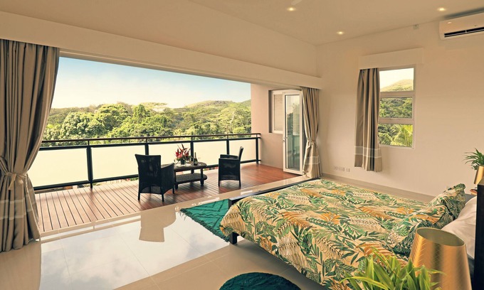 Mahe Island House | Presidential Suite in Deluxe Pool Villa - Cliff Hanger