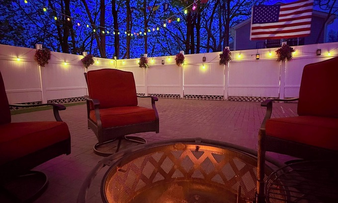 Paterson Apartment | Presidential Suite Inspired Apt 35-mins from NYC