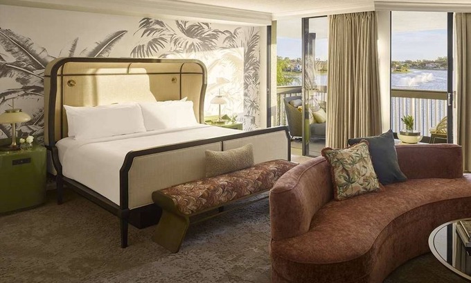 Hunt Club Hotel | Presidential Suite at PGA National Resort & Spa - Terrace, Outdoor Pool