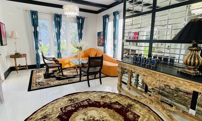 Historic Old Northeast Hotel | Prestige Collection Boutique hotel