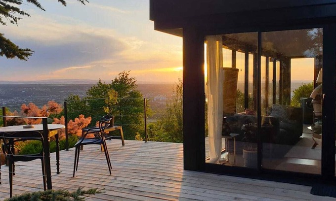 Abrest Bed & Breakfast | Prestigious gite with panoramic view in Vichy for a romantic stay in Auvergne