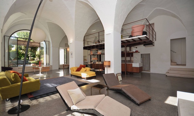 Andrano House | Prestigious home with pool near the sea
