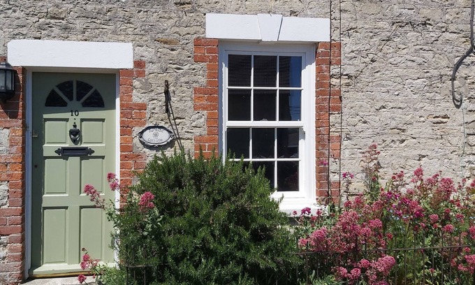 Portesham Cottage | Pretty Cottage Close To The Dorset Coast.