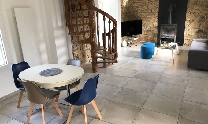 Carantec House | Pretty little fisherman's house by the sea