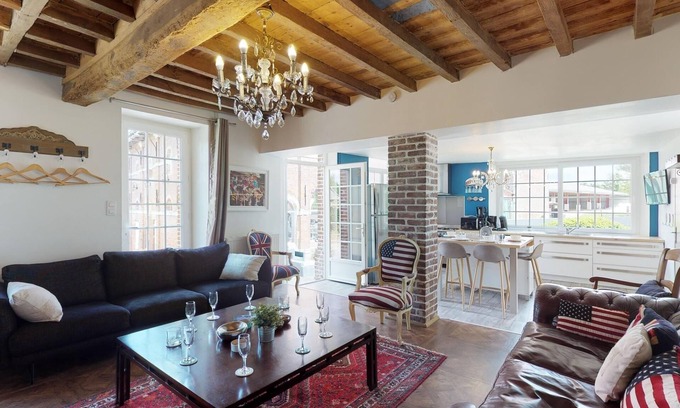 Talmas Cottage | Pretty stable house 15 people : 15min Amiens