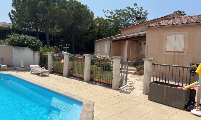 Jonquerettes Villa | Pretty villa with pool and garden