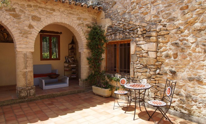 Goudargues Bed & Breakfast | Prieuré d'orniols