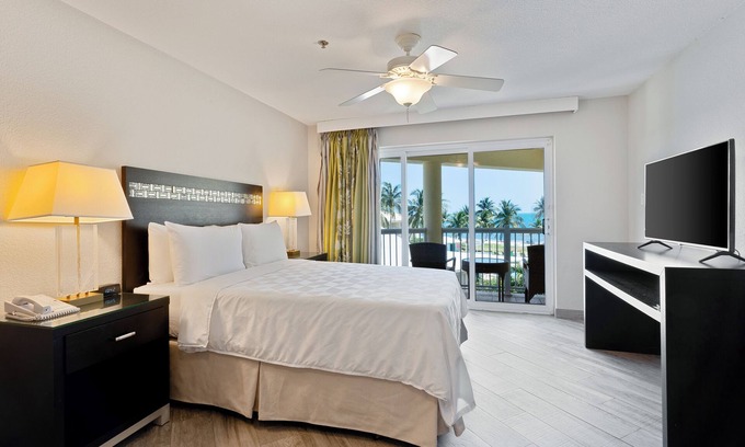 Crystal Harbour Apartment | Prime Location! 3 Units, Oceanfront, Pool, Steps to North Sound Golf Club!