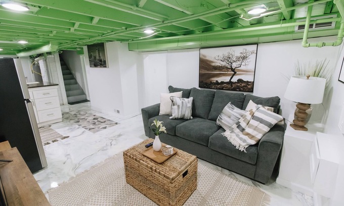 Northeast Kansas City Apartment | Prime location, Comfy, Guest Suite, Spacious