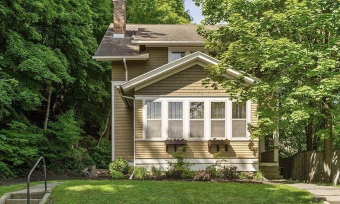 Red Wing House | PRIME LOCATION- HISTORIC DOWNTOWN RED WING