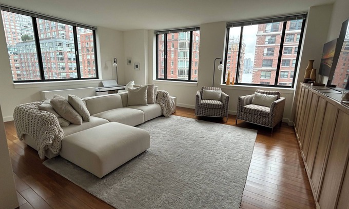 Manhattan Apartment | Prime North Battery Park - Luxury 3 bedroom summer rental - July, Aug