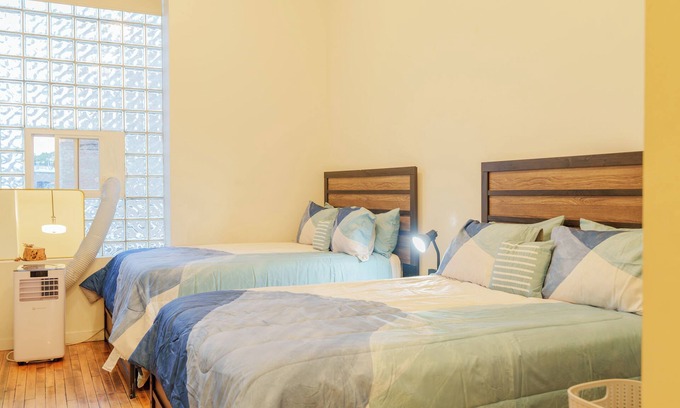 Wicker Park Apartment | Prime Wicker Park Studio Close to Shops & Dining