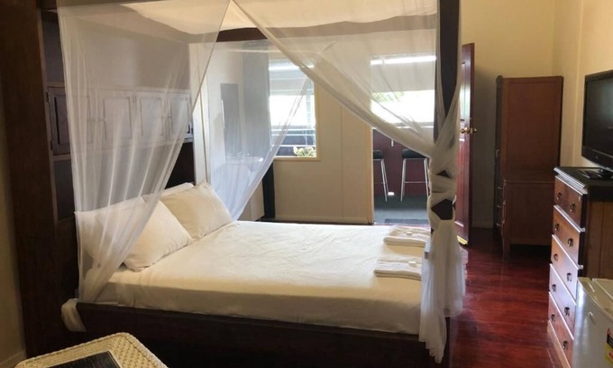 Proserpine Hotel | Prince of Wales Hotel