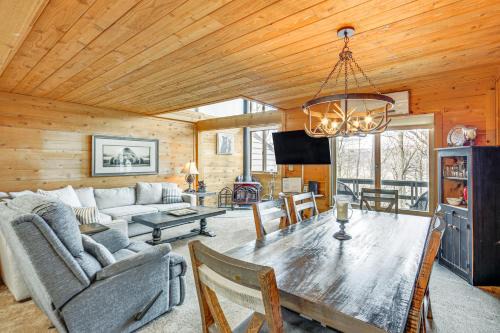Seven Springs House | Pristine Resort Townhome 2 Mi to Seven Springs Mtn
