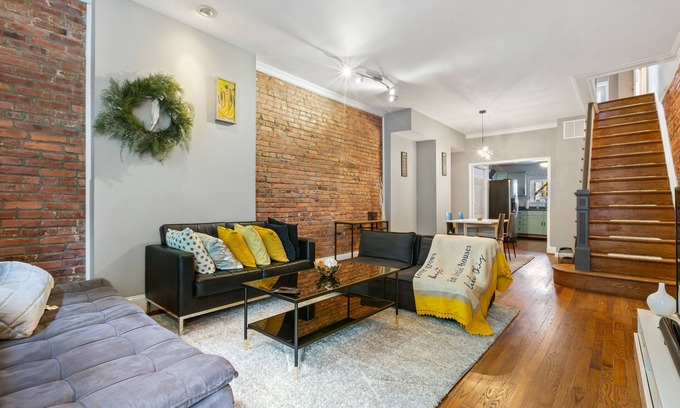 Downtown Baltimore House | Pristine Townhouse With Rooftop Deck Near Canton!