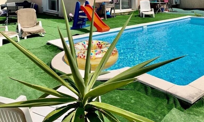Chateauneuf-les-Martigues House | Private Pool Villa near Côte Bleue