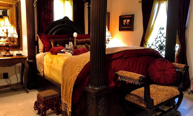 Oxon Hill Bed & Breakfast | Private Stay By MadlyGiving - At National Harbor