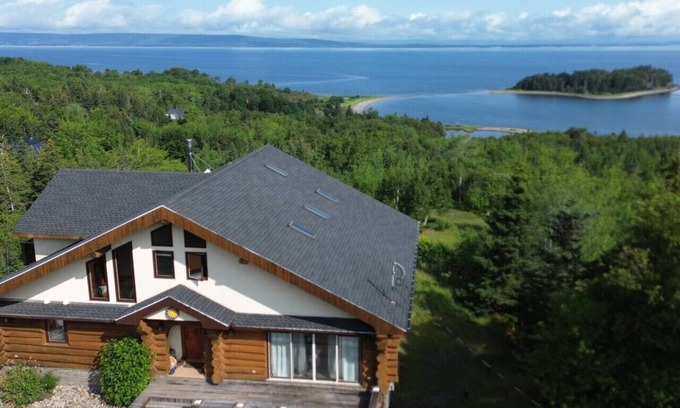 West Bay Ski Chalet | Privacy @ Bras d’Or Lakes Sun House Chalet