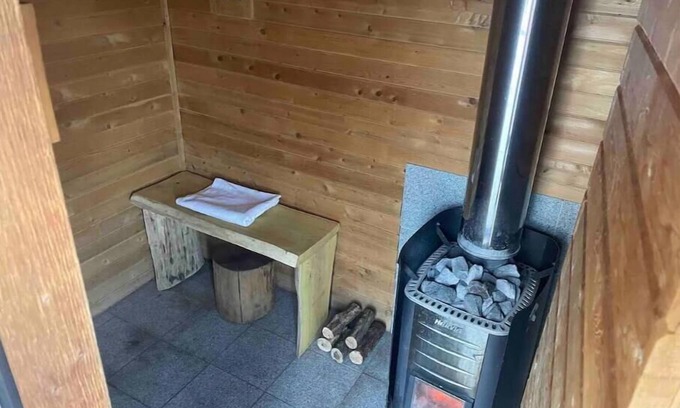 Plainwell Apartment | Private 1 bedroom apartment with private deck and sauna close to ski resorts