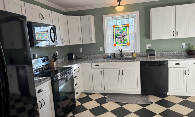 Hampden Apartment | Private 1 bedroom EV charging