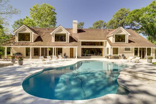 Barker House | Private 25 Acre Estate with Lake Fish and Canoe!