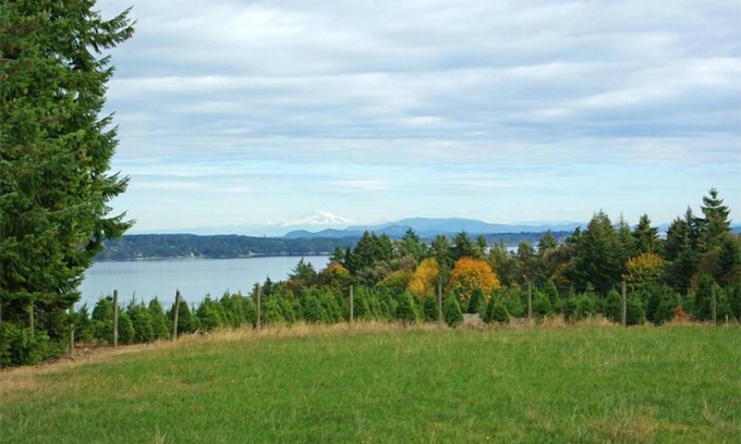 Mill Bay House | Private 3 Bedroom Ocean View Home, Cowichan Valley