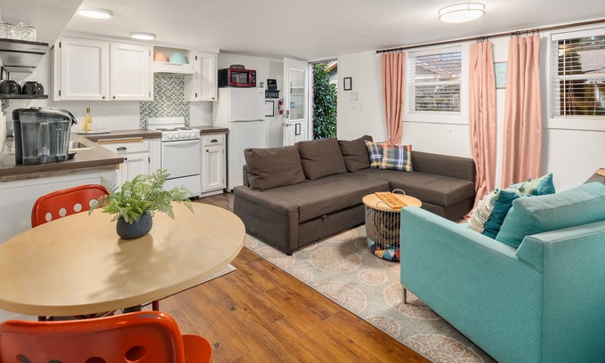 Three Tree Point Apartment | Private 5 Star One Bedroom Bungalow near the Airport/Ocean and 15 min to Seattle
