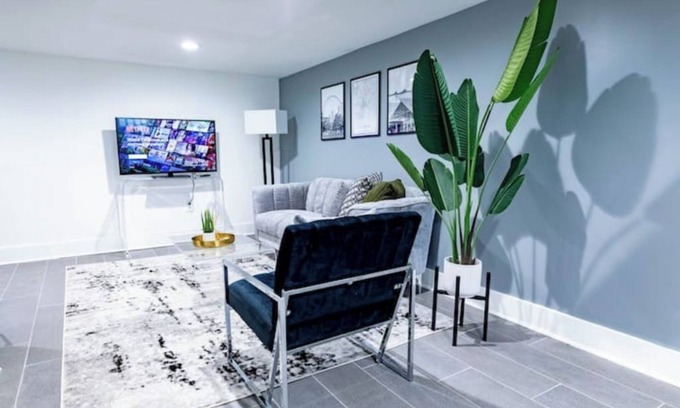 Belvedere Park House | Private and Cozy Guest-suite Near Downtown!