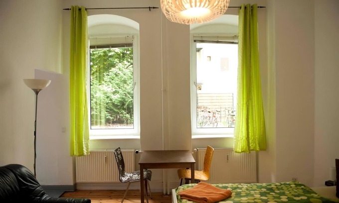 Moabit Apartment | Private Apartment in Berlin's most central district 3 minutes to the river Spree