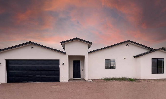 Gilbert House | Private back house on large lot located in Gilbert!
